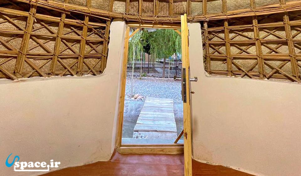 نمای داخلی کپرهای سنتی مجموعه اقامتی نهر سنگی - شهرستان آمل - لاریجان - روستای پلور